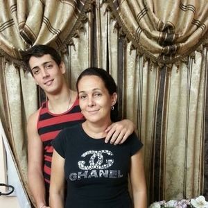 Meet your Posher, Dulce maria